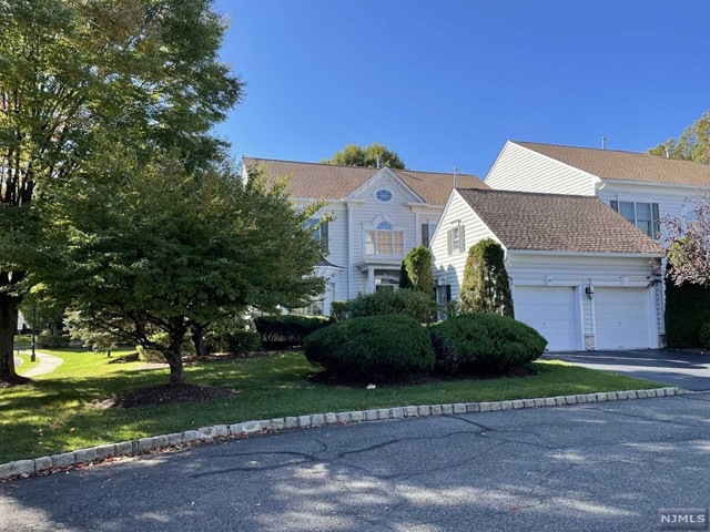 103 Twinberry Ct, Paramus, NJ 07652 - photo 1