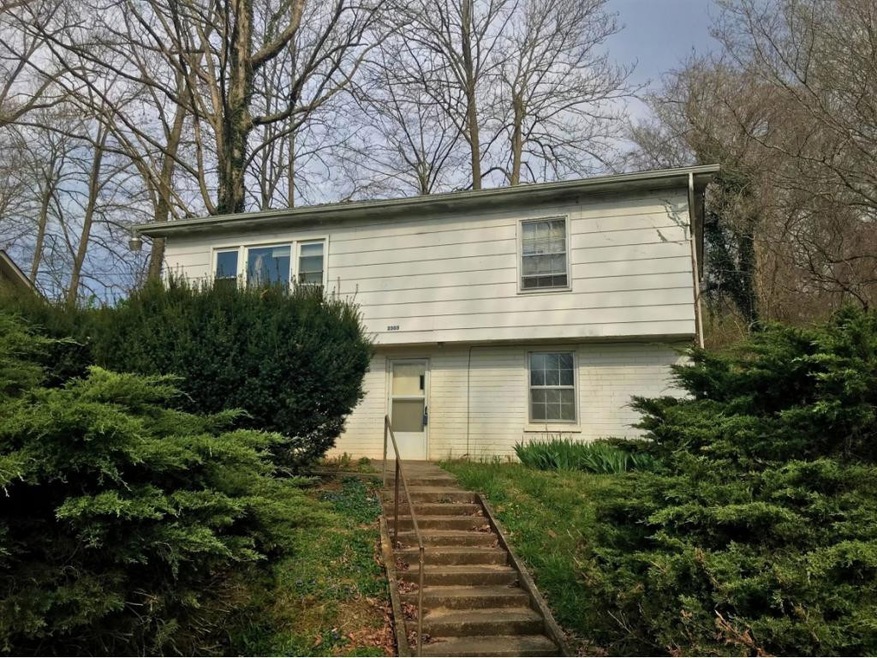 2303 Abbott Dr, Johnson City, TN 37601 - photo 1