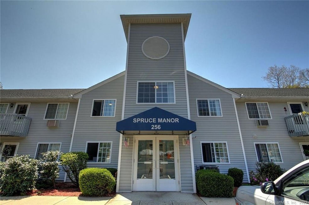 256 Peck Ln unit 1, Orange, CT 06477 - photo 1