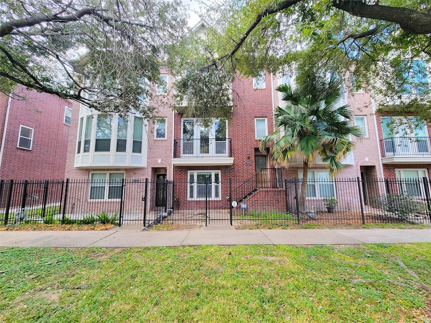 3010 La Branch St, Houston, TX 77004 - photo 1