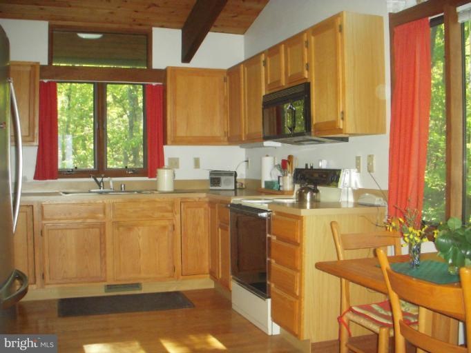 458 Eagles Nest Ln, Harpers Ferry, WV 25425 - photo 1