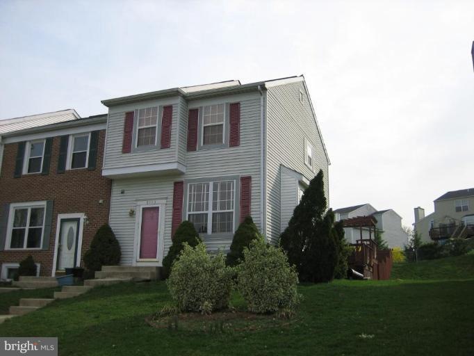 2033 Putnam Rd, Halethorpe, MD 21227 - photo 1