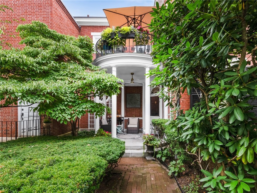 1st floor Private entry & 2nd floor private balcon