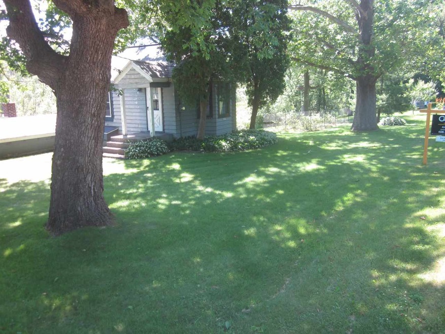 2425 W Happy Hollow Rd, Janesville, WI 53546 - photo 1