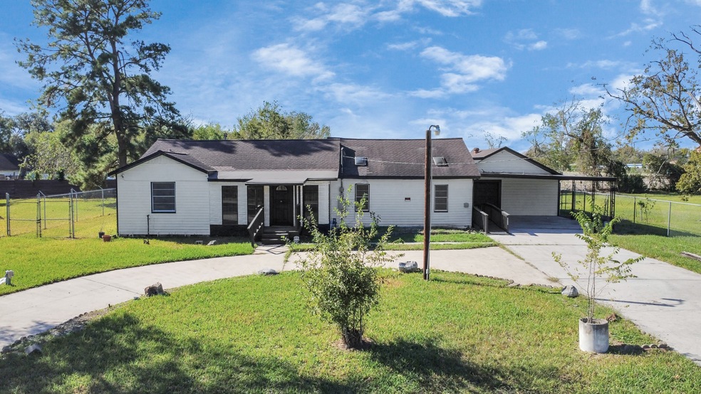 8021 Arkansas St, Houston, TX 77093 - photo 1