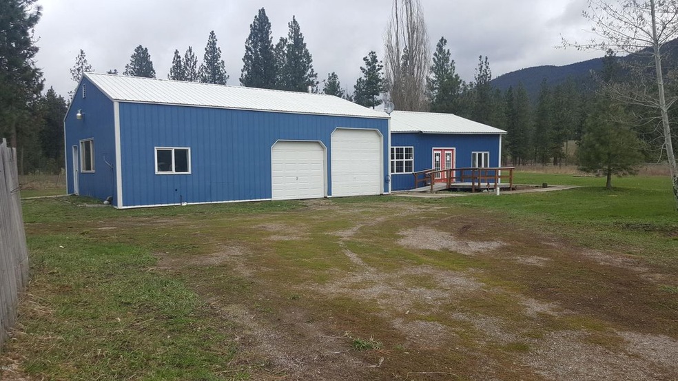 Shop w/living quarters