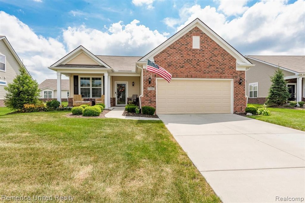 23957 Manistee Ln, Flat Rock, MI 48134 - photo 1