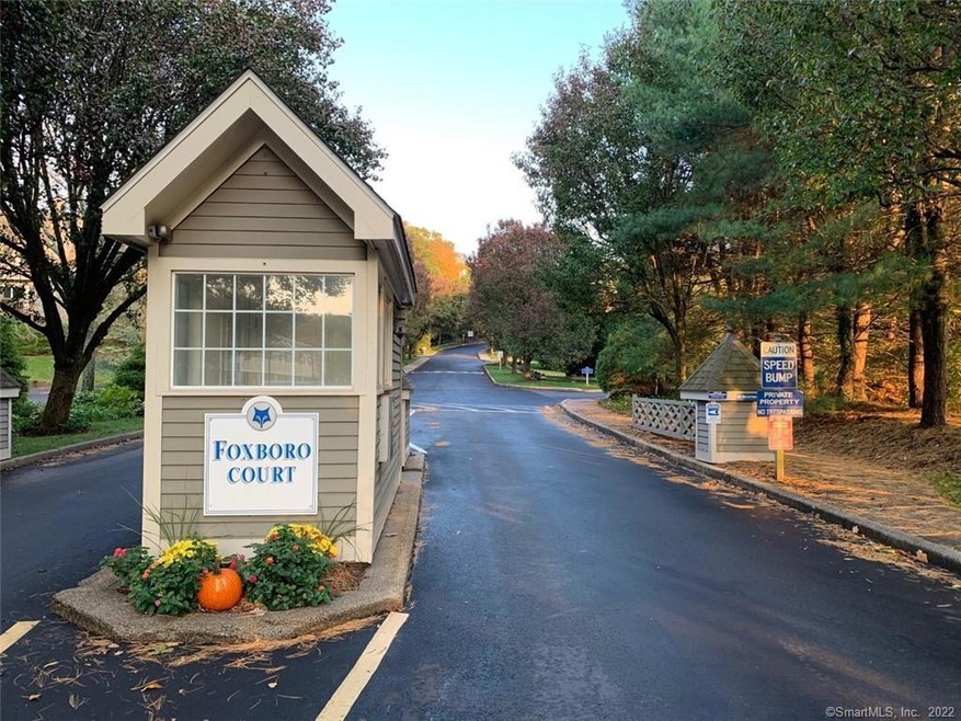 907 Foxboro Dr, Norwalk, CT 06851 - photo 1