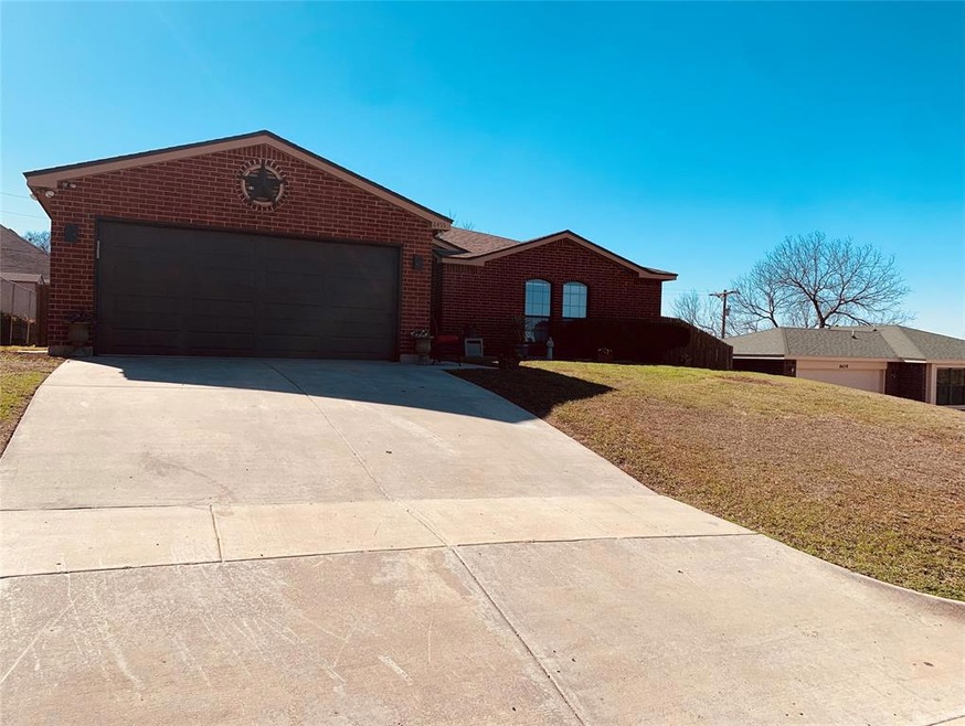 8455 Gibbs Dr, Fort Worth, TX 76108 - photo 1