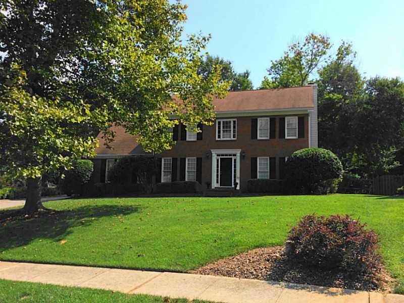 4606 Blakedale Cir NE, Roswell, GA 30075 - photo 1