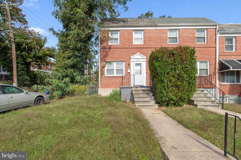 3812 Rokeby Rd, Baltimore, MD 21229 - photo 1