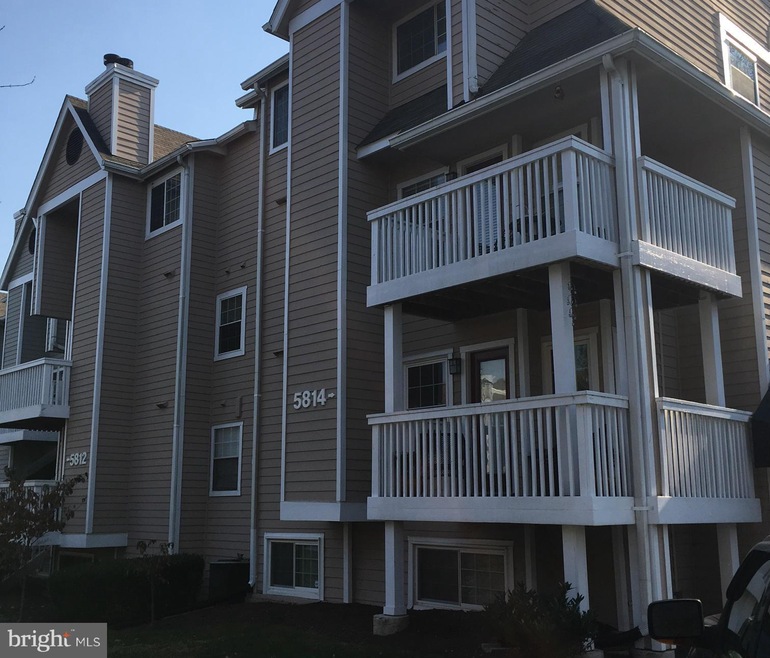5814 Inman Park Cir unit 210, Rockville, MD 20852 - photo 1