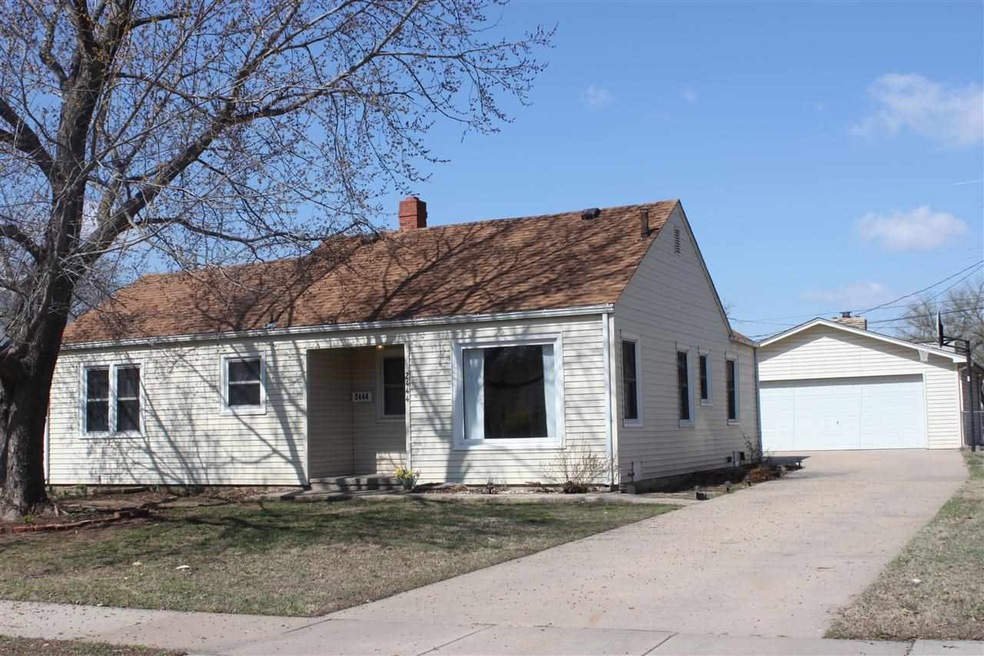 Super cute & updated mid century Ranch in Schweite