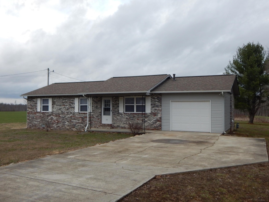 106 Claysville Rd, Crossville, TN 38571 - photo 1