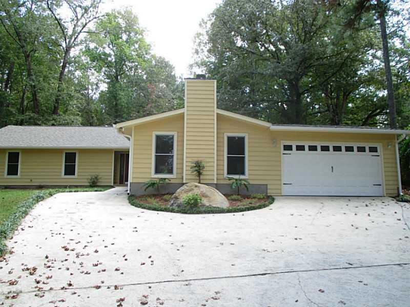 Exterior Front. Private and Secluded Luxury Ranch