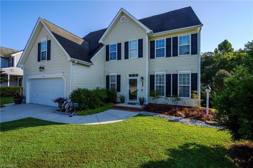 206 Jamestown Oaks Dr, Jamestown, NC 27282 - photo 1