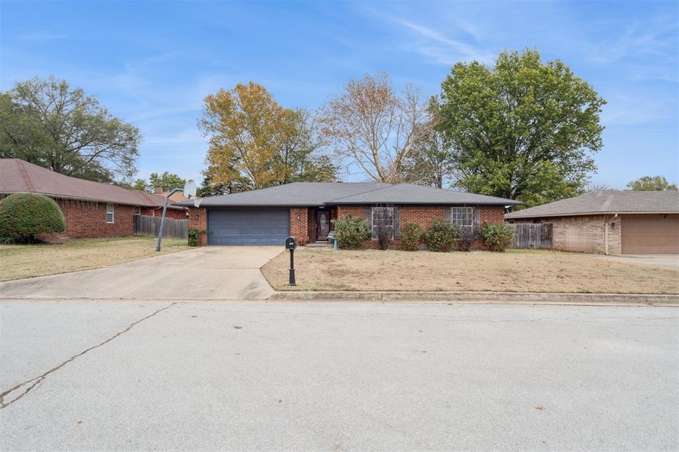 1501 Rosedale St, Ardmore, OK 73401 - photo 1