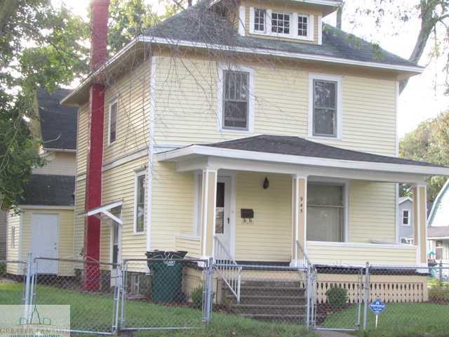 945 N Pine St, Lansing, MI 48906 - photo 1