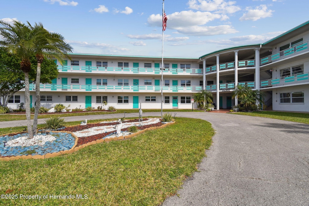 1900 59th Ave N unit 108, Saint Petersburg, FL 33714 - photo 1