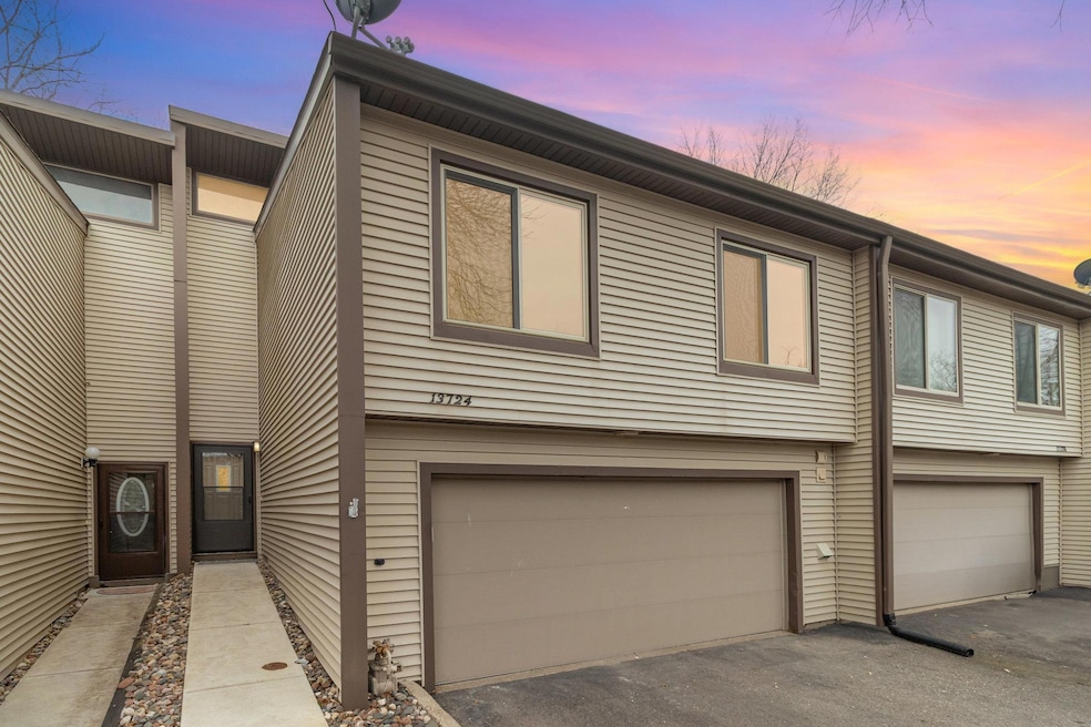 13724 Hemlock Ct, Saint Paul, MN 55124 - photo 1