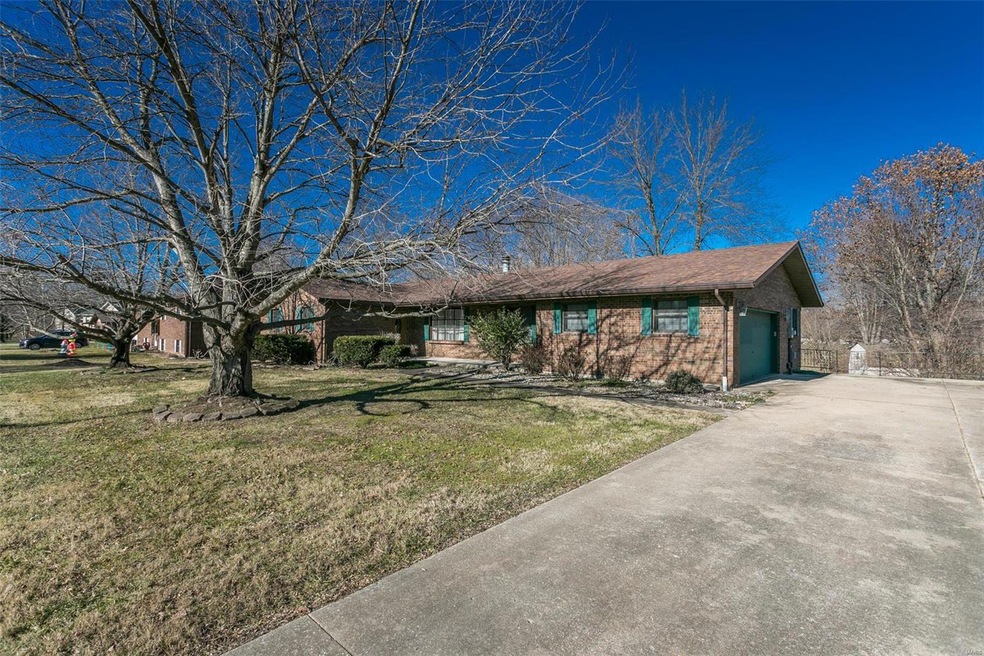 103 Melanie Ln, Collinsville, IL 62234 - photo 1