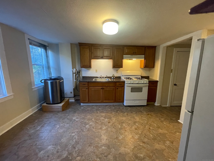 For Rent $1,300/month