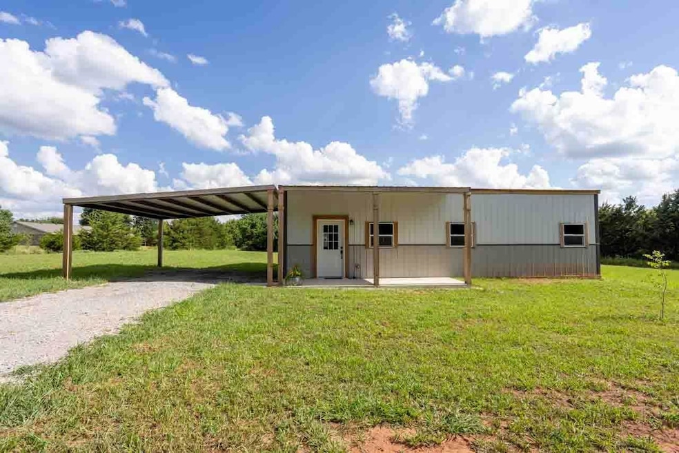 205 Metcalf St, Glencoe, OK 74032 - photo 1