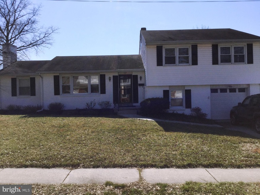 117 Country Club Dr, Newark, DE 19711 - photo 1