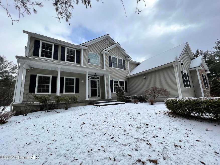 879 Maura Ln, Schenectady, NY 12302 - photo 1