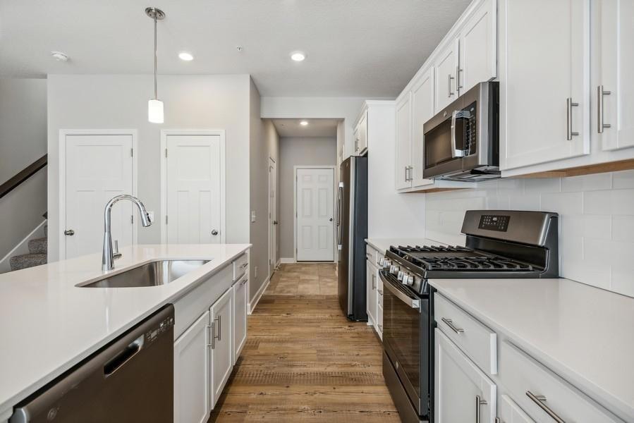 9394 4th St N, Lake Elmo, MN 55042 - photo 1