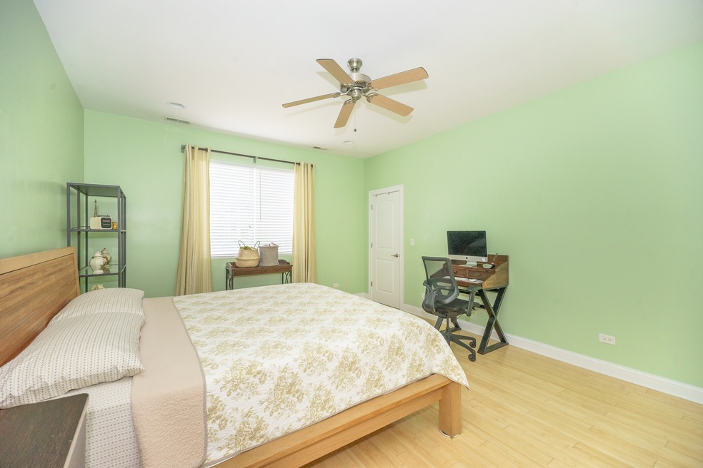 2921 W Glenlake Ave unit 2S, Chicago, IL 60659 - photo 1