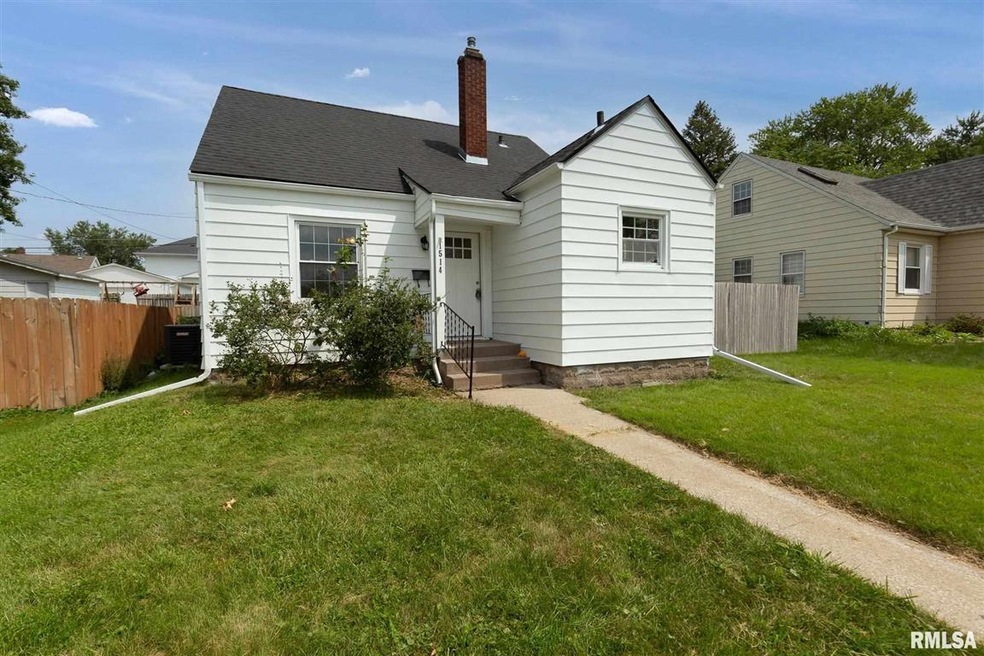 1514 E Pleasant St, Davenport, IA 52803 - photo 1