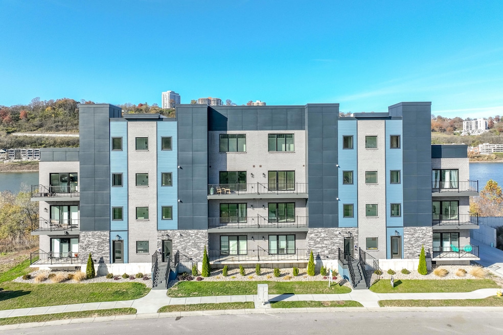 745 Manhattan Blvd unit 403, Dayton, KY 41074 - photo 1