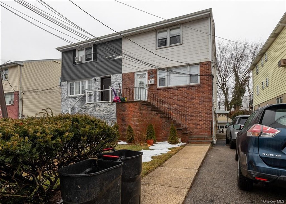 257 Hoover Rd unit 1 - First Floor Fron, Yonkers, NY 10710 - photo 1