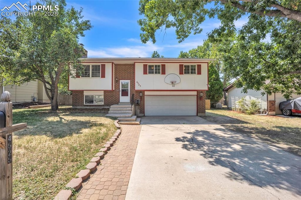 Pending $399,900 • Co-Listing Agent