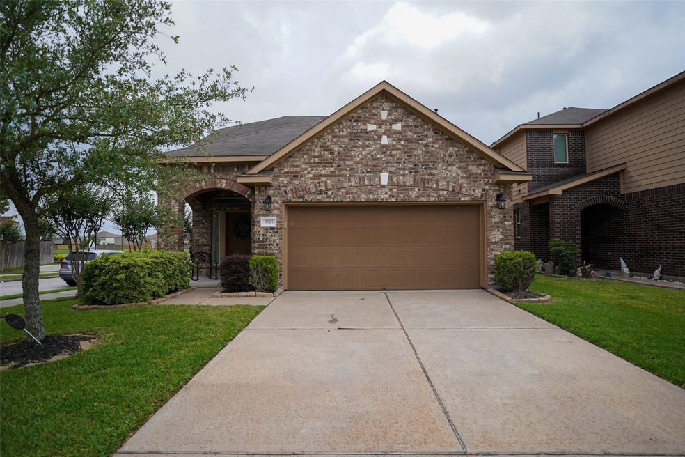 9303 Fuqua Ridge Ln, Houston, TX 77075 - photo 1