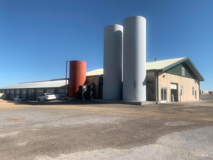 2133 E 3200 S unit A, Wendell, ID 83355 - photo 1