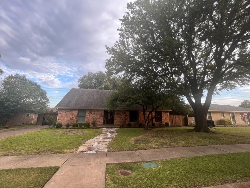 6168 Berwyn Ln, Dallas, TX 75214 - photo 1