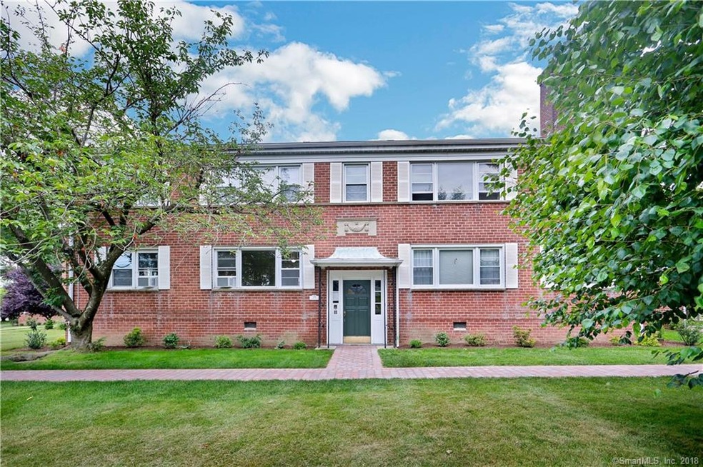 236 Glenbrook Rd unit 10B, Stamford, CT 06906 - photo 1