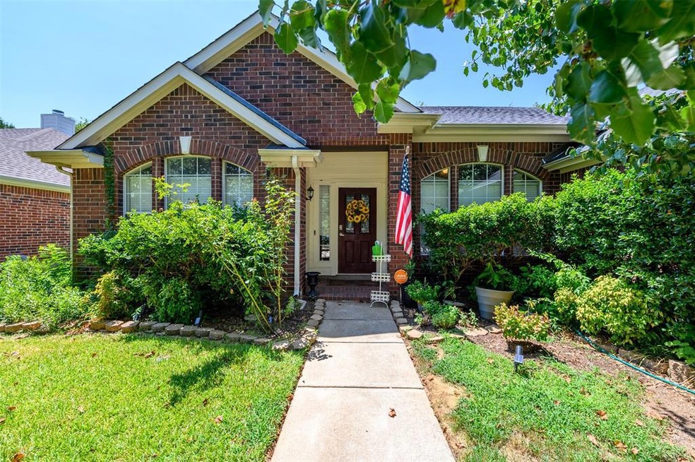 2712 Hollow Ridge Dr, Denton, TX 76210 - photo 1