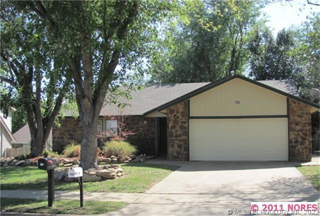 109 W Yuma St, Broken Arrow, OK 74011 - photo 1
