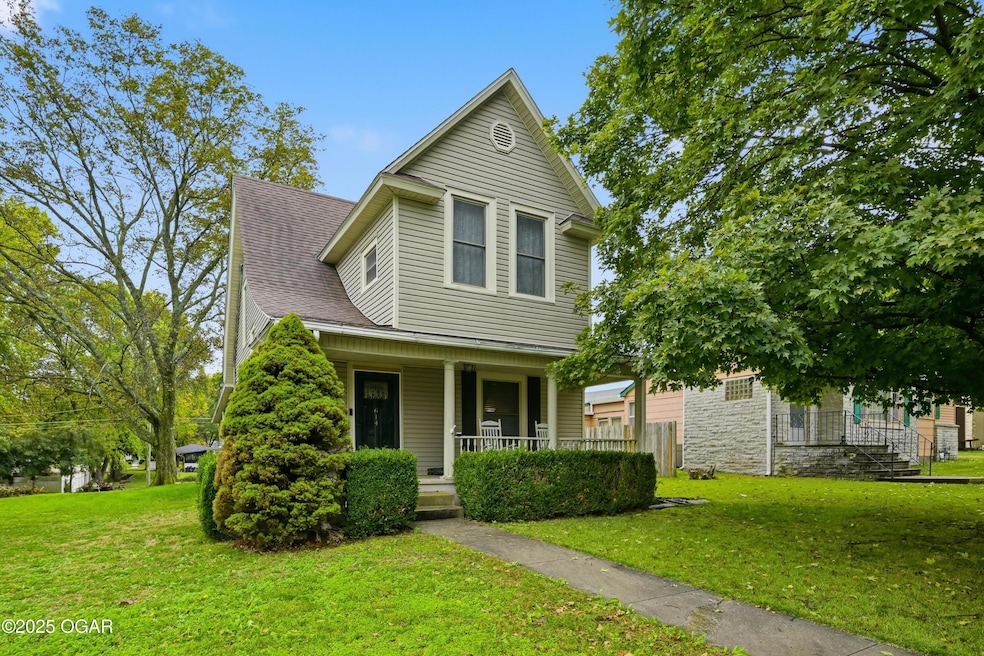 614 E Centennial Ave, Carthage, MO 64836 - photo 1