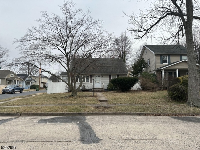 563 W 7th Ave, Roselle, NJ 07203 - photo 1