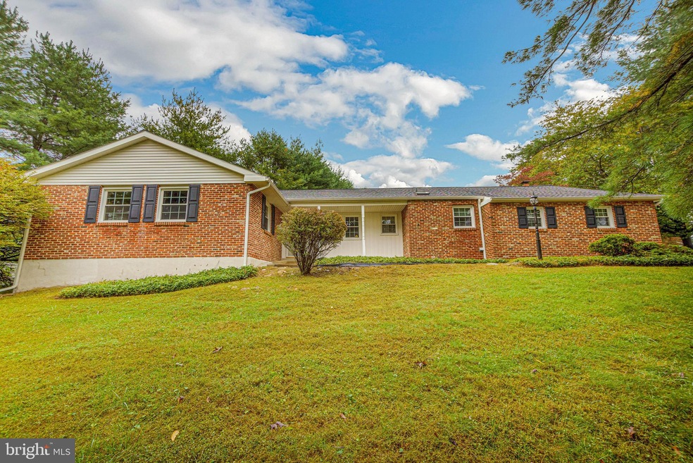 26 Langstoon Ln, Media, PA 19063 - photo 1