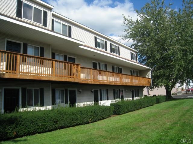 60 Crescent St unit 6, Stamford, CT 06906 - photo 1