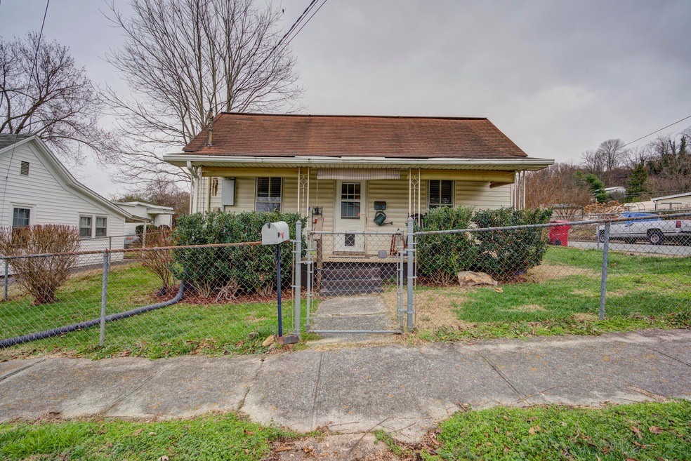 909 Afton St, Johnson City, TN 37601 - photo 1