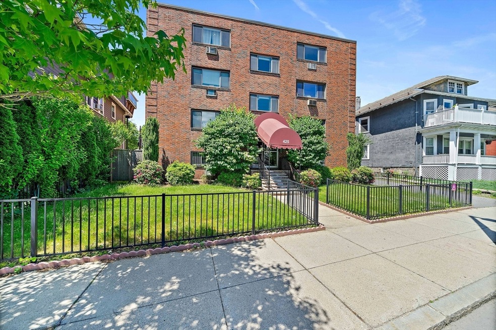 425 S Huntington Ave unit 8, Jamaica Plain, MA 02130 - photo 1