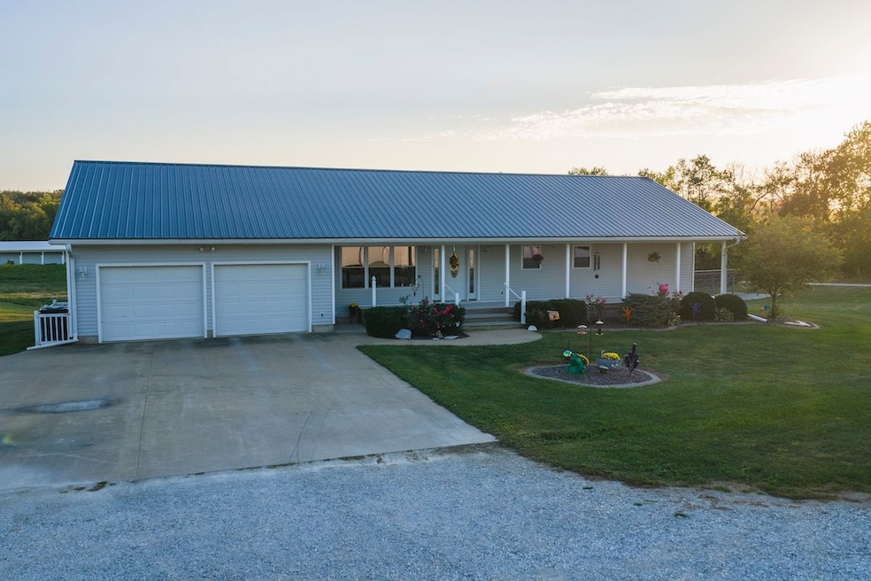 957 E County Rd 1450, Hamilton, IL 62341 - photo 1