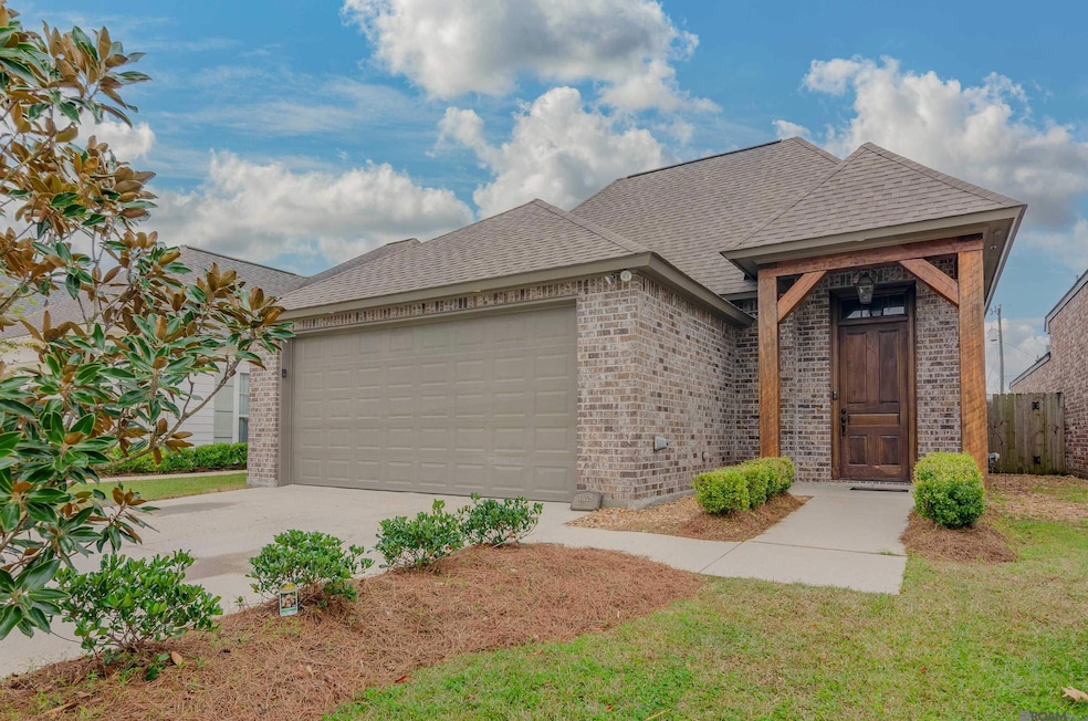 41025 Galvez Trails Blvd, Prairieville, LA 70769 - photo 1