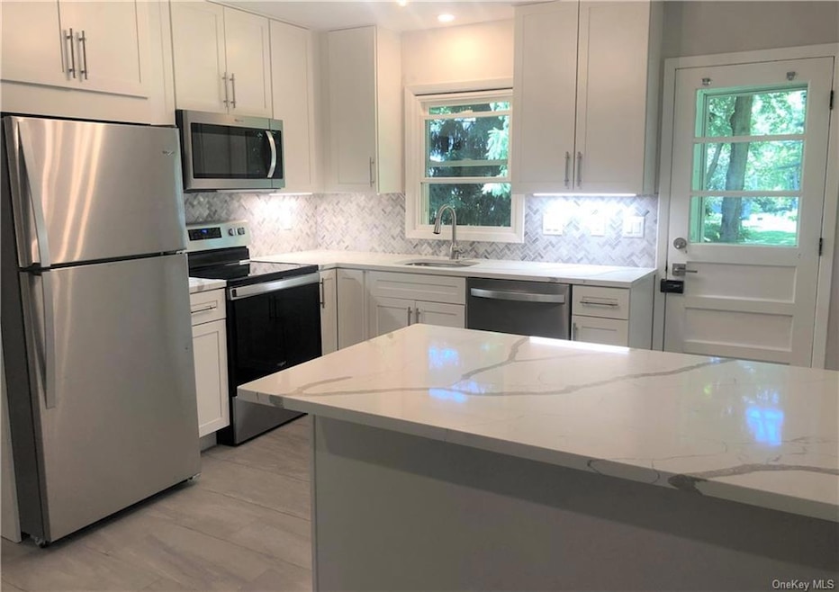 3213 S Shelley St, Mohegan Lake, NY 10547 - photo 1